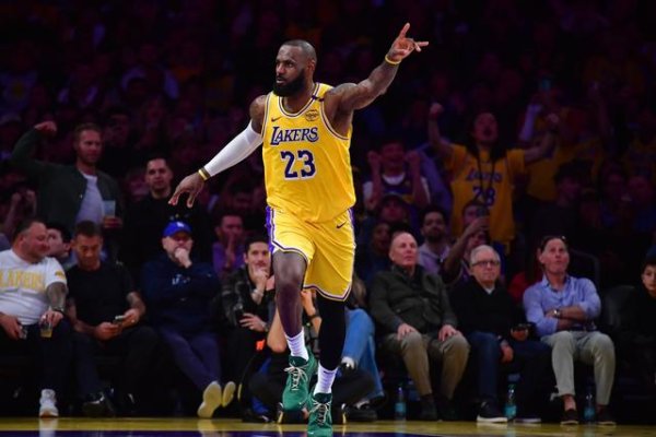 Phóng viên nổi tiếng: Lakers có giao dịch &AMP; Kế hoạch ký, nhưng tuyên bố của James đã làm tăng khó khăn trong hoạt động