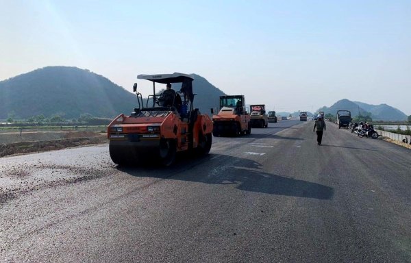 Giải ngân đầu tư công quan trọng đối với tăng trưởng Việt Nam 2025