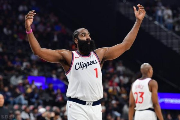 Westbrook: Tôi có 12 nhân đôi trong vòng playoffs, James: Tôi có 28 lần, anh ấy: Hãy thử tôi