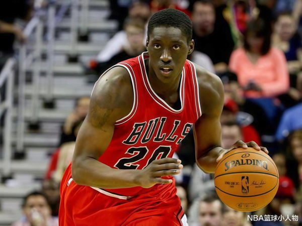Tony Snell, một game bắn súng có cánh mắc chứng tự kỷ
