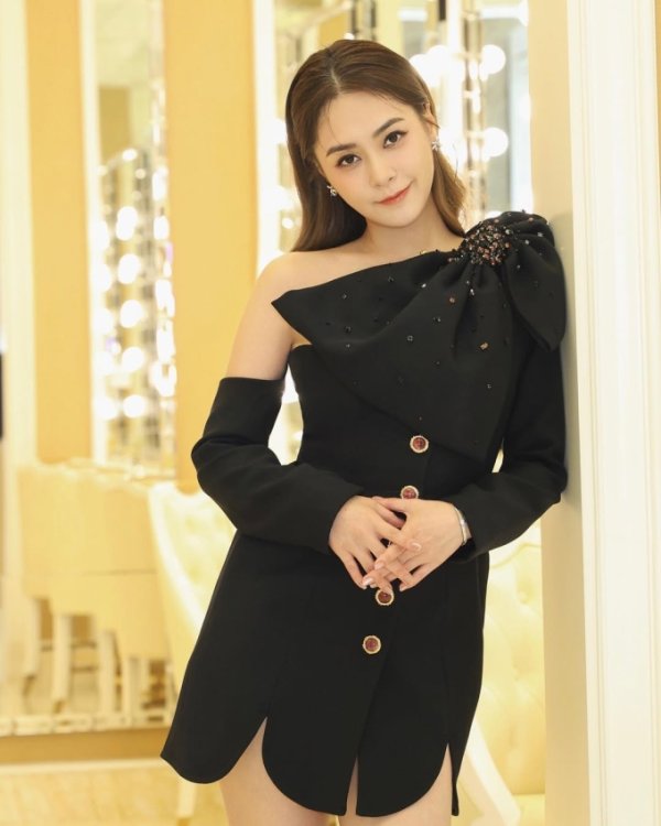 Gillian Chung tiết lộ nơi cư trú Bắc Kinh xa hoa trên chương trình truyền hình