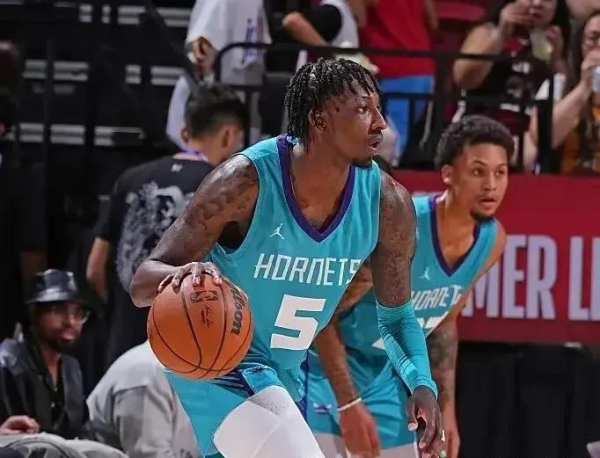 Hornets đã loại bỏ Thunder 109-80 để tiến vào trận chung kết