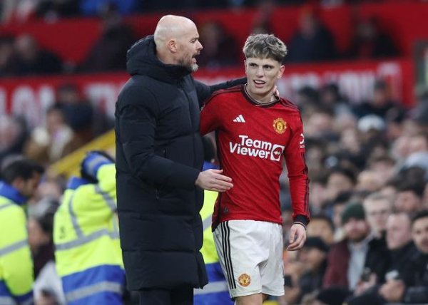 Phóng viên: Manchester United không cho phép chính quyền của huấn luyện viên trưởng bị xói mòn bằng cách giữ lại một cầu thủ không muốn ở lại đội
